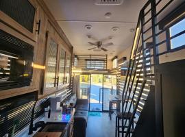 Sun TinyHouse E Pahrump, hotel v destinaci Pahrump