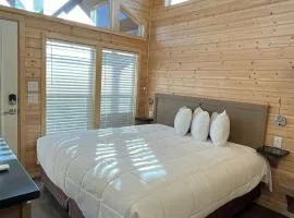 063B Grand Canyon South Rim Chalet with King Bed