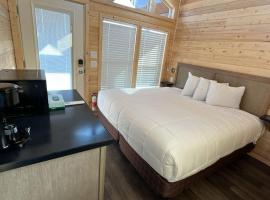 064B Grand Canyon South Rim Chalet with King Bed, hotel a Valle