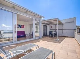 Apartment in Roses with Beachfront Access