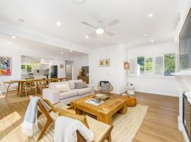 Fully renovated and stylish home in Narrabundah - Hosted by Canstay, hotel v destinaci Narrabundah