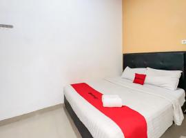 Palembang में, होटल RedDoorz at Jalan Basuki Rahmat Palembang