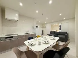 bHOTEL Nikkei Perfect Group Stay Central 2BR Apartment