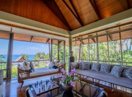 Villa Rukachart 4BR I Tropical & Spacious - Ocean View, Hotel in Ko Waeo