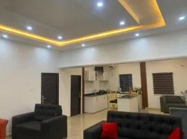 Crown Luxury Apartment