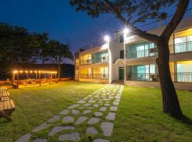 taean yeonpo haibada pension, Hotel mit Pools in Taean