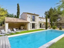 Villa Les Alpilles by Villa Plus