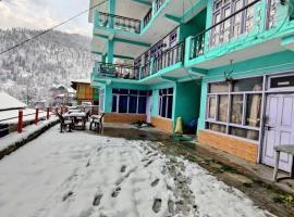 Sunset Inn tosh, hotel in Tosh