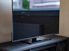 3 BDR Apt By Caledonia Luxe Stays Short Lets & Serviced Accommodation Grangemouth, hotel em Grangemouth