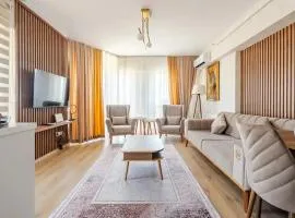 Deluxe King Suite MAI35
