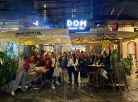 Dom Hostel and Bar