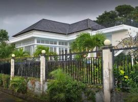 Amber Bali - Villa with serenity, hotel in Tabanan