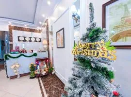 Khách sạn Thế Kỷ Mới