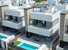 Almendro Villa 2V12 with heated pool at Santa Rosalia Resort, rezort v destinaci Torre-Pacheco