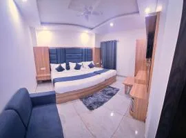 Hotel The Katra Avenue