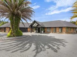 The Luxe Retreat
