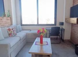 Luxo Studio Facing the Sea