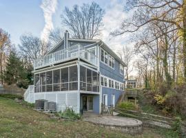 Rising Sun Cottage 3 Bedroom 3 Bathroom, Hotel in Chesapeake Beach