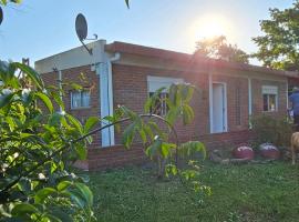 Casa Familiar en Playa Hermosa, hotel di Playa Hermosa