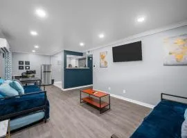 Chic 2BR Haven in Midtown - Prime Location