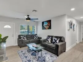 Vibrant Miami Escape with BBQ Grill Free WiFi & Parking