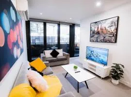 Cozy Spacious Holiday 2B2B Melbourne CBD Apartment