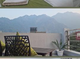Hotel Foothill by Around stays, hotell sihtkohas Rishīkesh