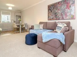 Modern And Cozy Apex Apartment