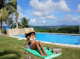 Swim & Paint Art Retreat, hotel a Las Piedras