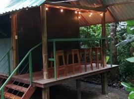 Glamping by the River, hotel v destinaci Puerto Jiménez