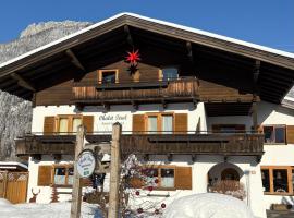 Chalet Tirol Waidring, hotel in Waidring