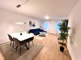 Designer Apartment in Sinsheim Erstbezug 75 TV mit Netflix und offene Küche WeHome Premium