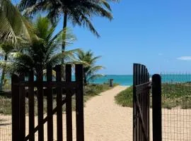 Casa com jacuzzi piscina e comodidade a beira mar