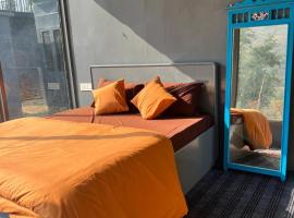 Tattvammasi Stay, hotel v destinaci Bajaura