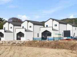 Gyeongju Bulguksa Pool Villa