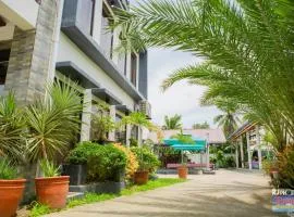 Rainiers Resort House or Villa Accommodation