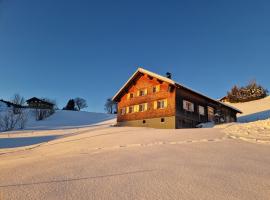 Haus Unterlose 392 direkt im Ski- und Wandergebiet Bödele, Hotel in Schwarzenberg im Bregenzerwald