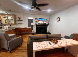 Eco-Friendly Sunnyside 3 Bedroom Bungalow，位于丹佛的酒店