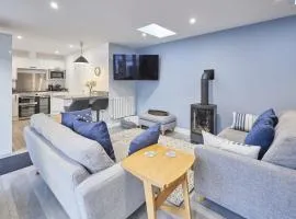 Host & Stay - Harrow Bothy