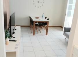 Flat Mindelo Deluxe 30، فندق في منديلو