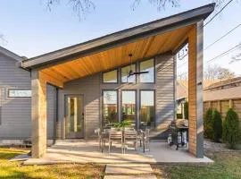 Walk to Restaurants Outdoor Patio with Grill and Fit Pit 1 Mile to Stadium and Downtown