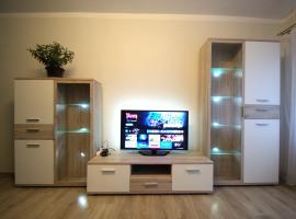 Beautiful renovated apartment, alojamento em Balvi