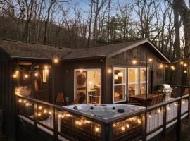 Hygge mountain retreat with stunning views, hotel in New Market