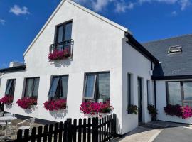 Teach Cruachan Large-Group Holiday Home, hotel v destinaci Dooagh