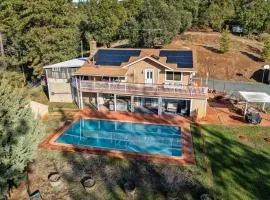 Jackson Escape with Hot Tub and Mtn Views!