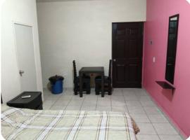 Cómodos cuartos para tu economia, homestay in Mazatlán