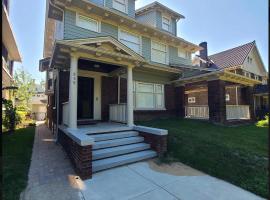 Beautiful Home Near Downtown & Cultural Gardens!, khách sạn ở Cleveland