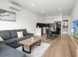 Relaxing Family Townhouse Near Melbournes CBD