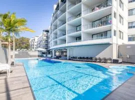 The Landmark unit 405 Resort style, spectacular water views, lift, linen, pool, games room, port-a-cot and highchair.