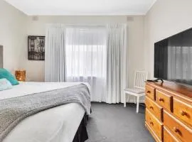 Semaphore's Seaside Retreat